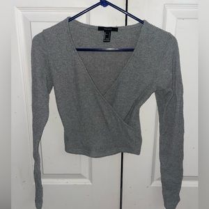 grey long sleeve fitted shirt